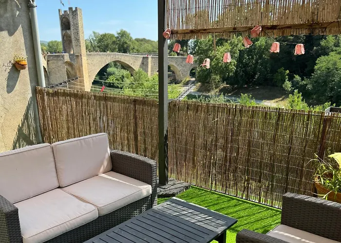 Besalu Pont Vell Apartment