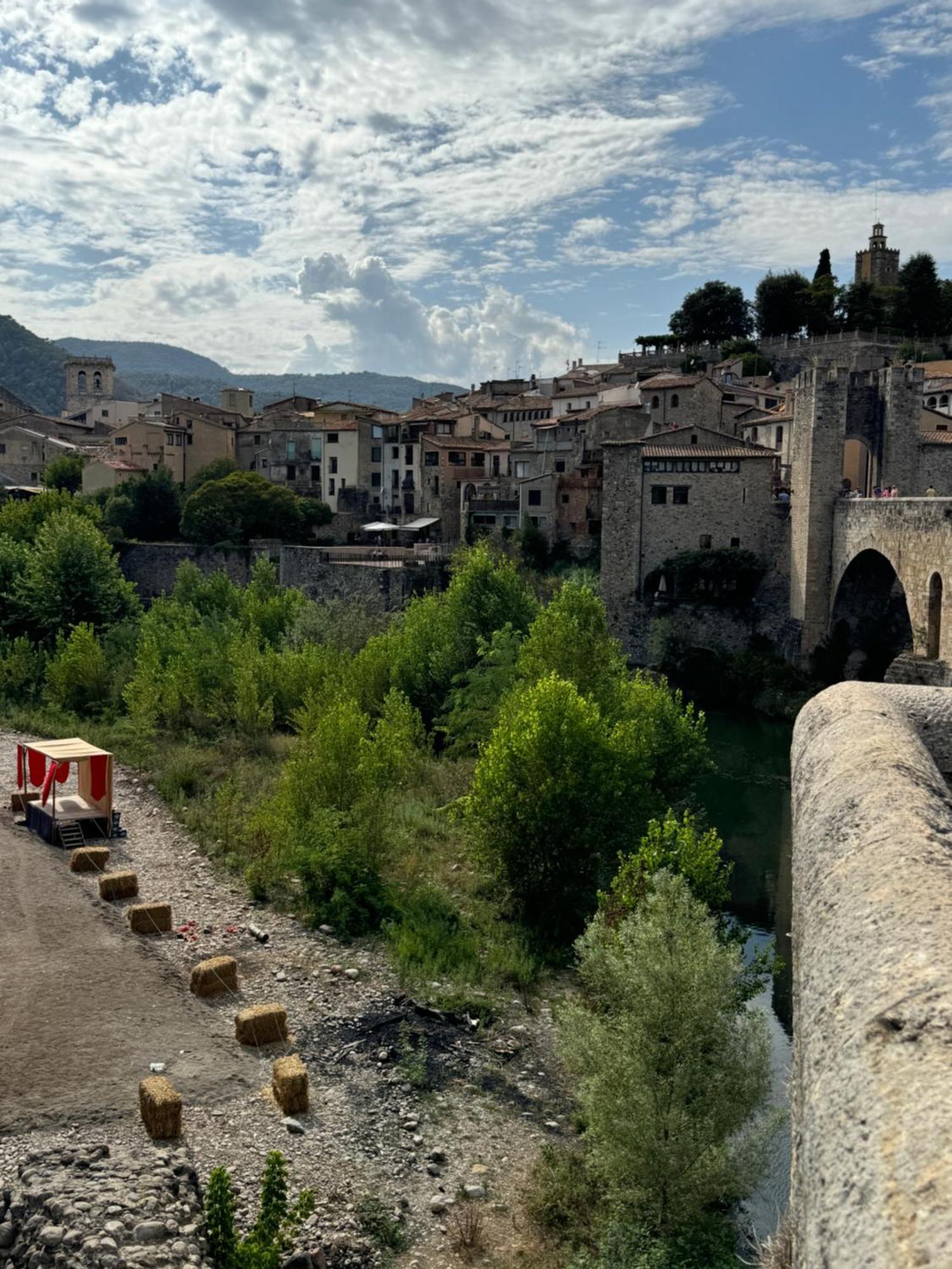 Pont Vell Apartment Besalu